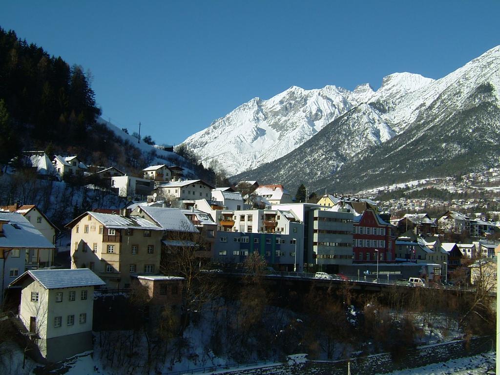 Schwarzer Adler Hotel Landeck Exterior photo