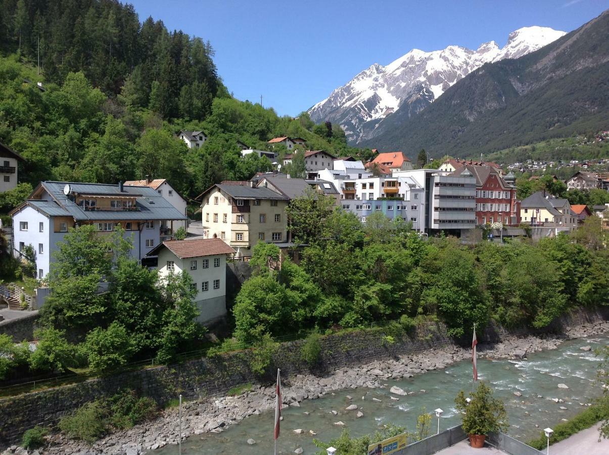 Schwarzer Adler Hotel Landeck Exterior photo
